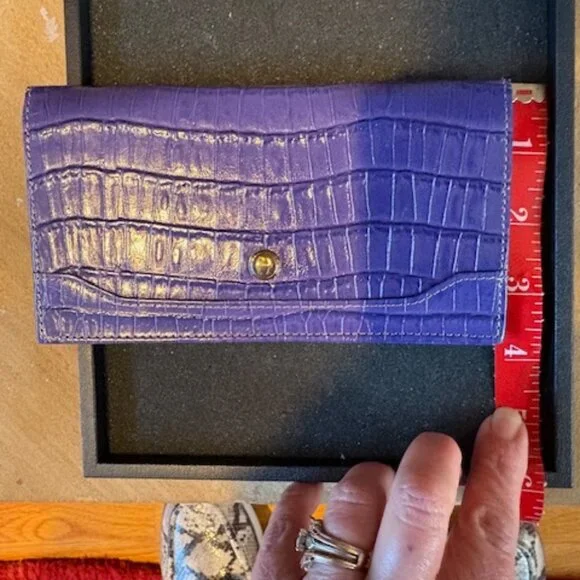 New Old Stock Etienne Aigner 80s 90s Purple Croco Embossed Leather Wallet - Picture 6 of 7